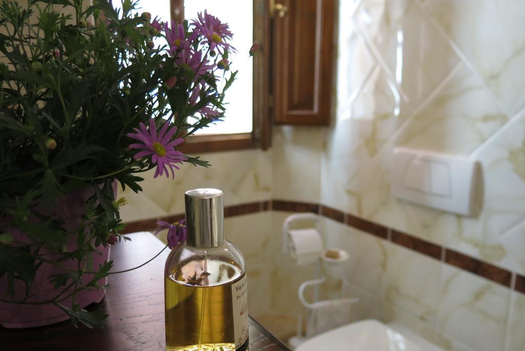 Atelier Della Castellina - Self Check In Apartment Imola Room photo
